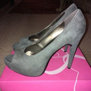 BRAND NEW - Never Worn! Grey Suede Pumps